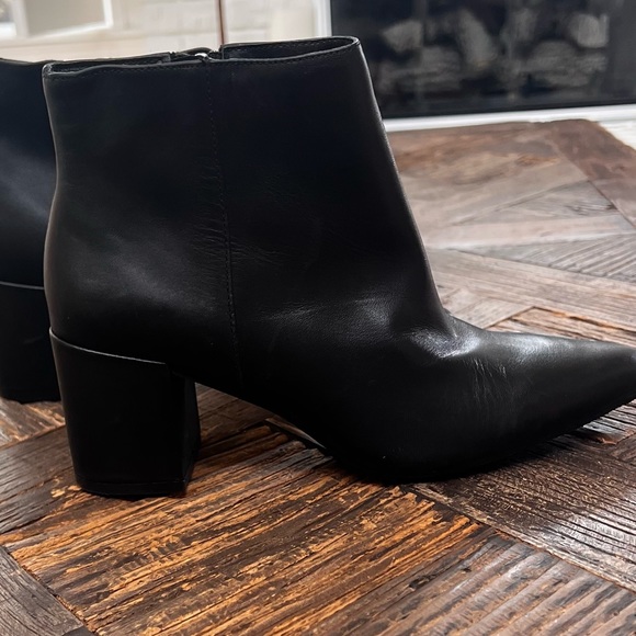 Blondo Tasel Waterproof Bootie - Picture 6 of 11